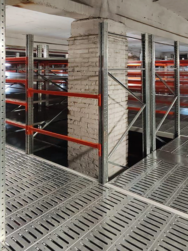 Псков. Мост для мезонинов.